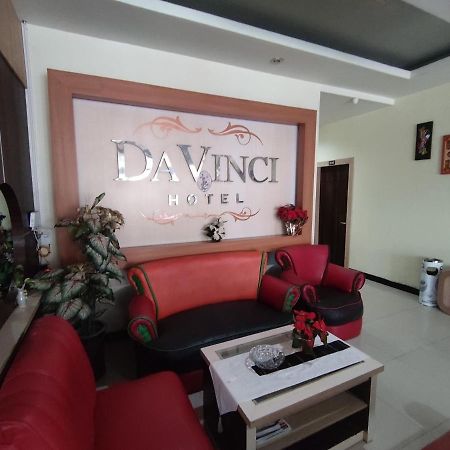 Hotel Davinci Kendari Buitenkant foto