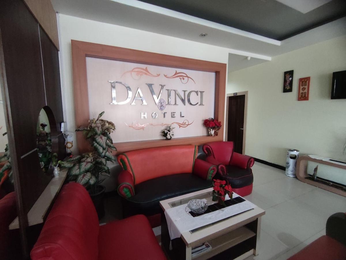 Hotel Davinci Kendari Buitenkant foto