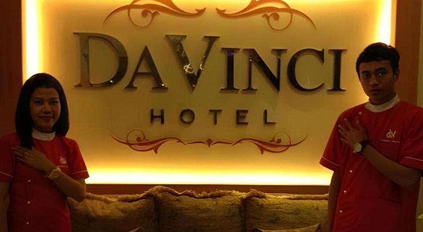 Hotel Davinci Kendari Buitenkant foto