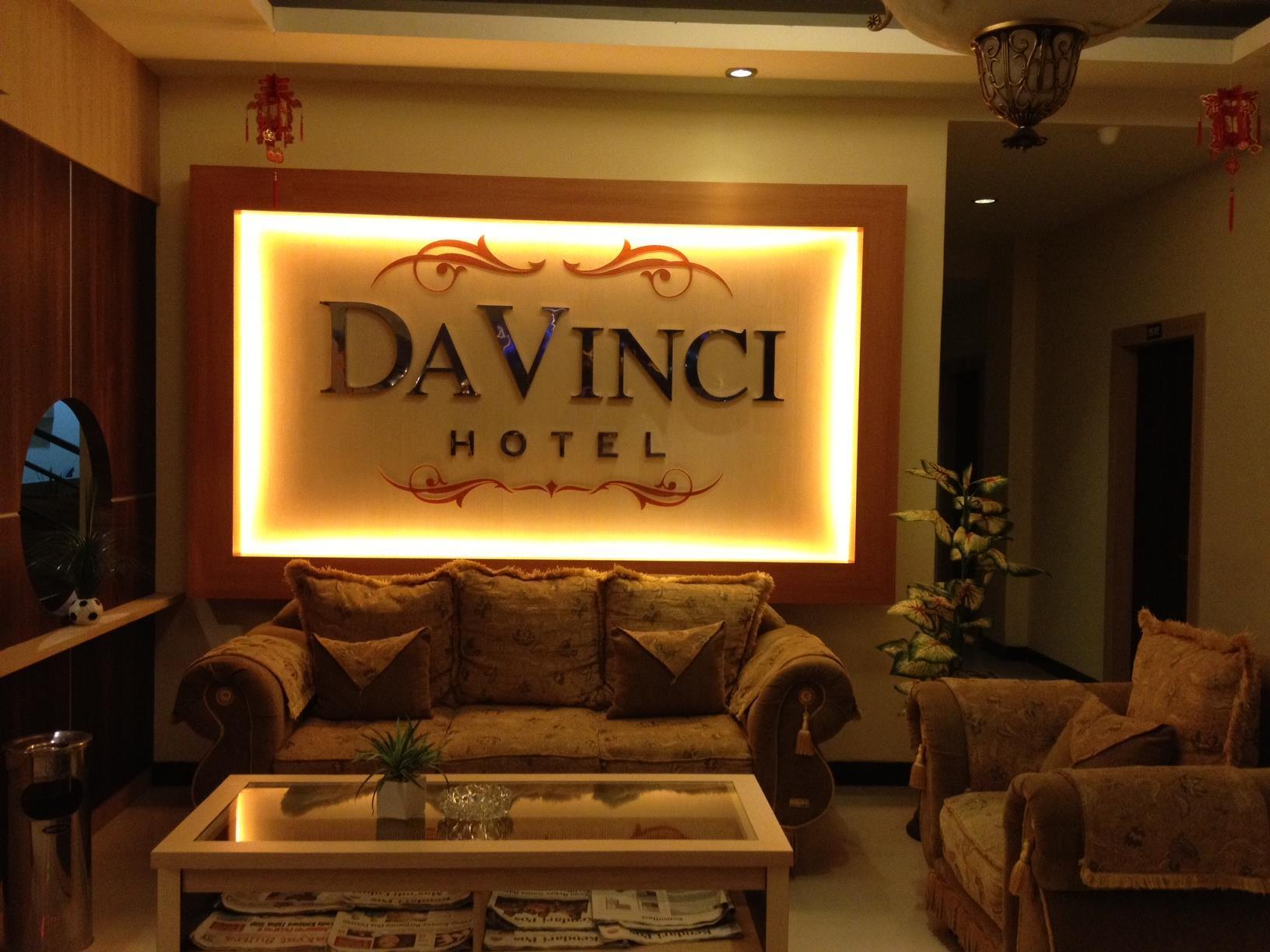 Hotel Davinci Kendari Buitenkant foto